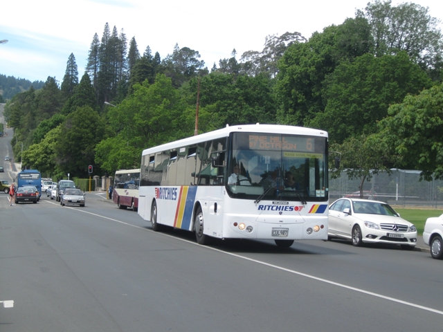 Ritchies Coachlines 2005 Scania working a service to 6 Pine Hill