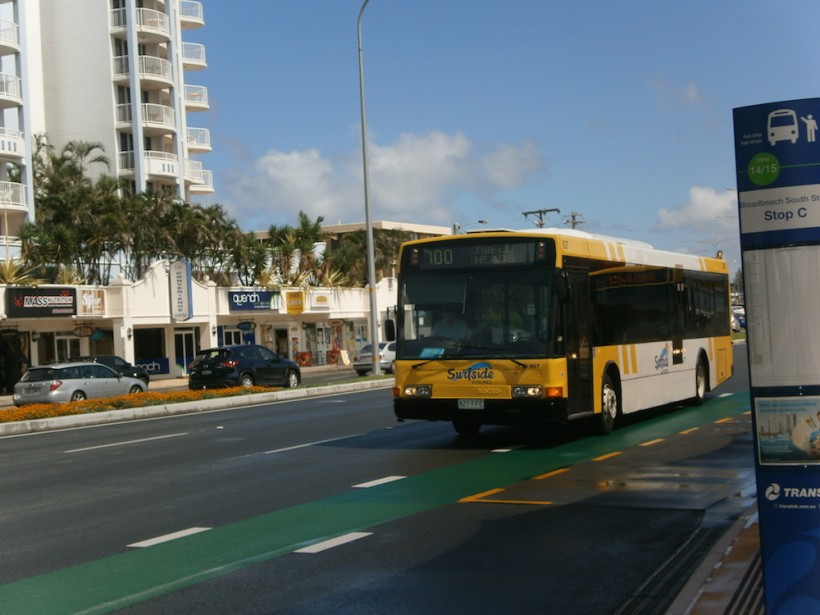 Translink/Surfside bus #827(?) Heading to Tweed Heads on route 700