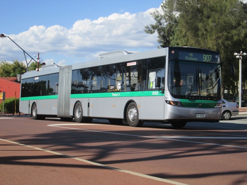 TP3052 (Volvo B8RLEA/Volgren Optimus) is approaching the turn into Armadale Station while on a 907 from Perth.
