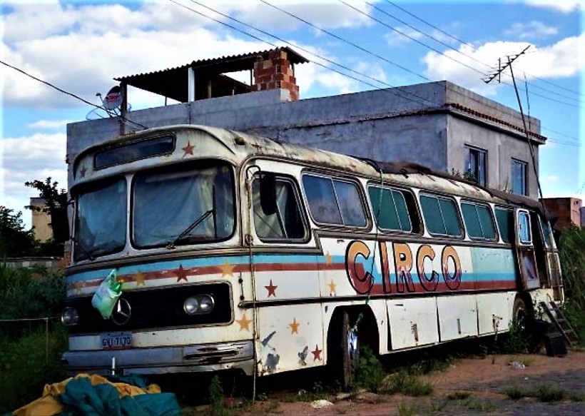 &quot;Showman&quot; Recycled buses for housing.