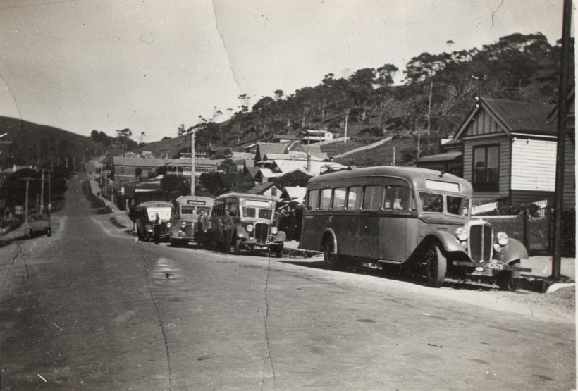 4 of the 5 buses Percy Norton bought from Sydney Hills July 1941, posed in Mount St Burnie.