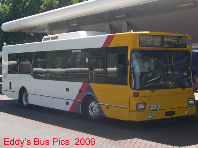 WBG 187
Torrens Transit (1701) MAN 11.190 HOCL-NL/PMCA 160 in December 2006.
Keywords: mkvphoto admetbuses man_11.190 pm160