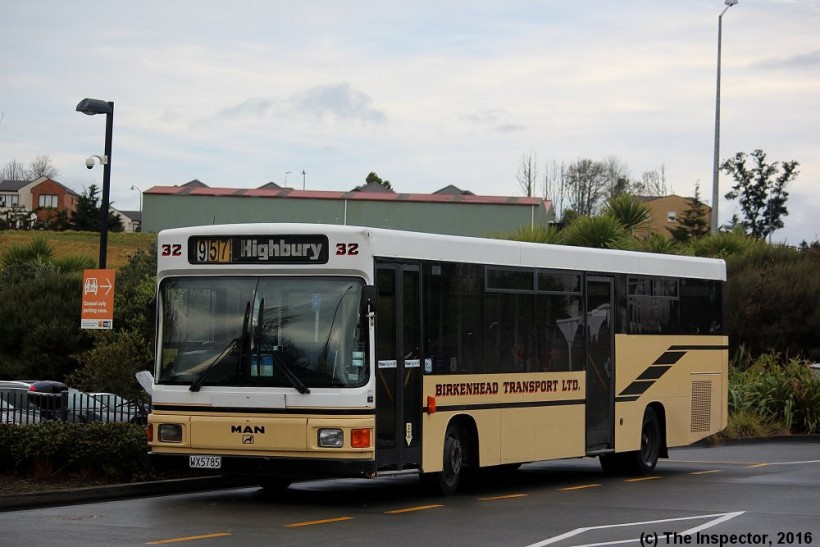 WX 5785
Birkenhead Transport (32) MAN 11.190 at Albany NZ 27/7/2015.
Keywords: inspectorphoto newzealandbus man_11.190