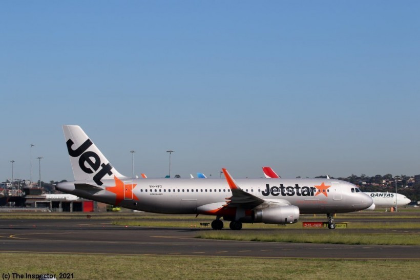 Jetstar_VHVFX_AirbusA320_Mascot_(18_5_21).jpg