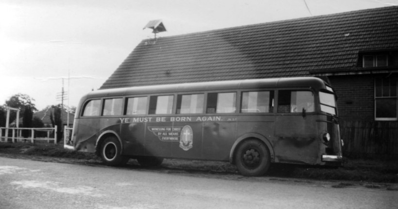 Buses - Open Air Campaingers - Reo Syd Wood Sth Granville 1953 - ZE665 - Copy.jpg