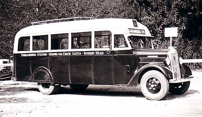 King W S, Kuringai Bus Co - mo 544 Reo Syd Wood - 01.JPG