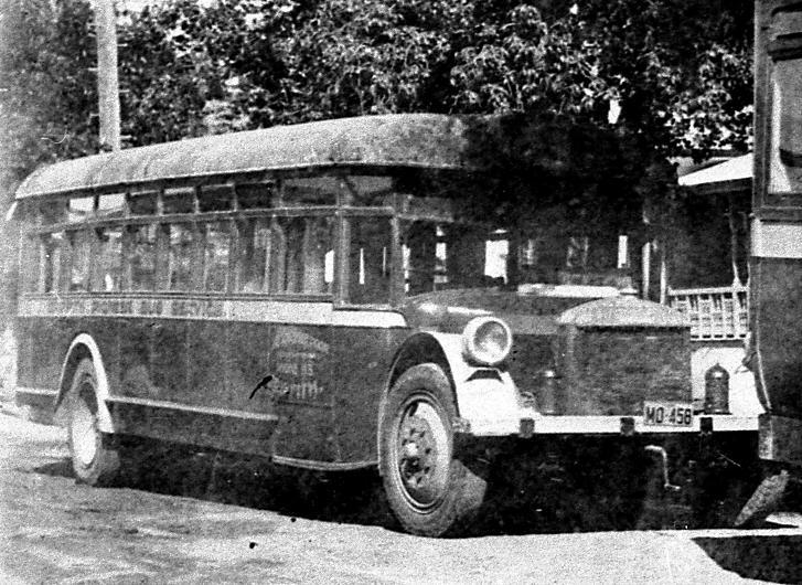 Pioneer Bus Service, Griffith - MO 458 Fageol.JPG