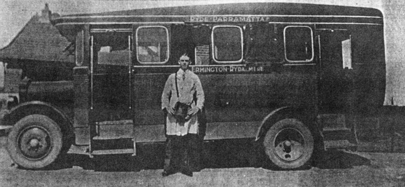 No 4 Bus - 1927 Reo Speed Wagon, Body by Peter Bros - 1930 - r.JPG