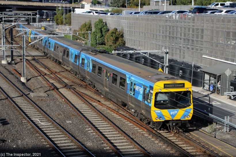 Metro_503M_Comeng_FederationSquare_Melbourne_(9_4_21).jpg